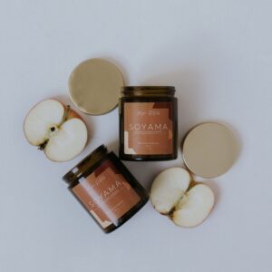 Piżmo, cedr, drzewo sandałowe, jabłko – świeca sojowa